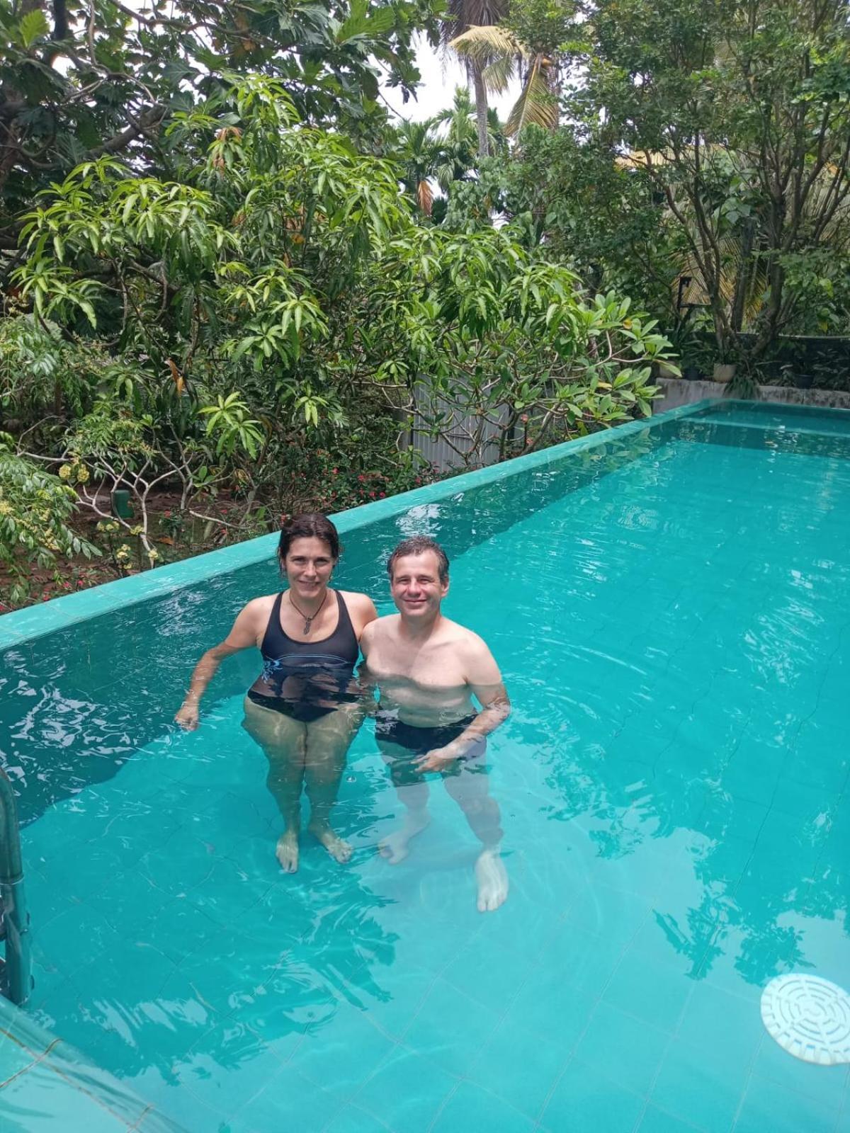 Thalangama Lakeview Lodge バタラムラ エクステリア 写真