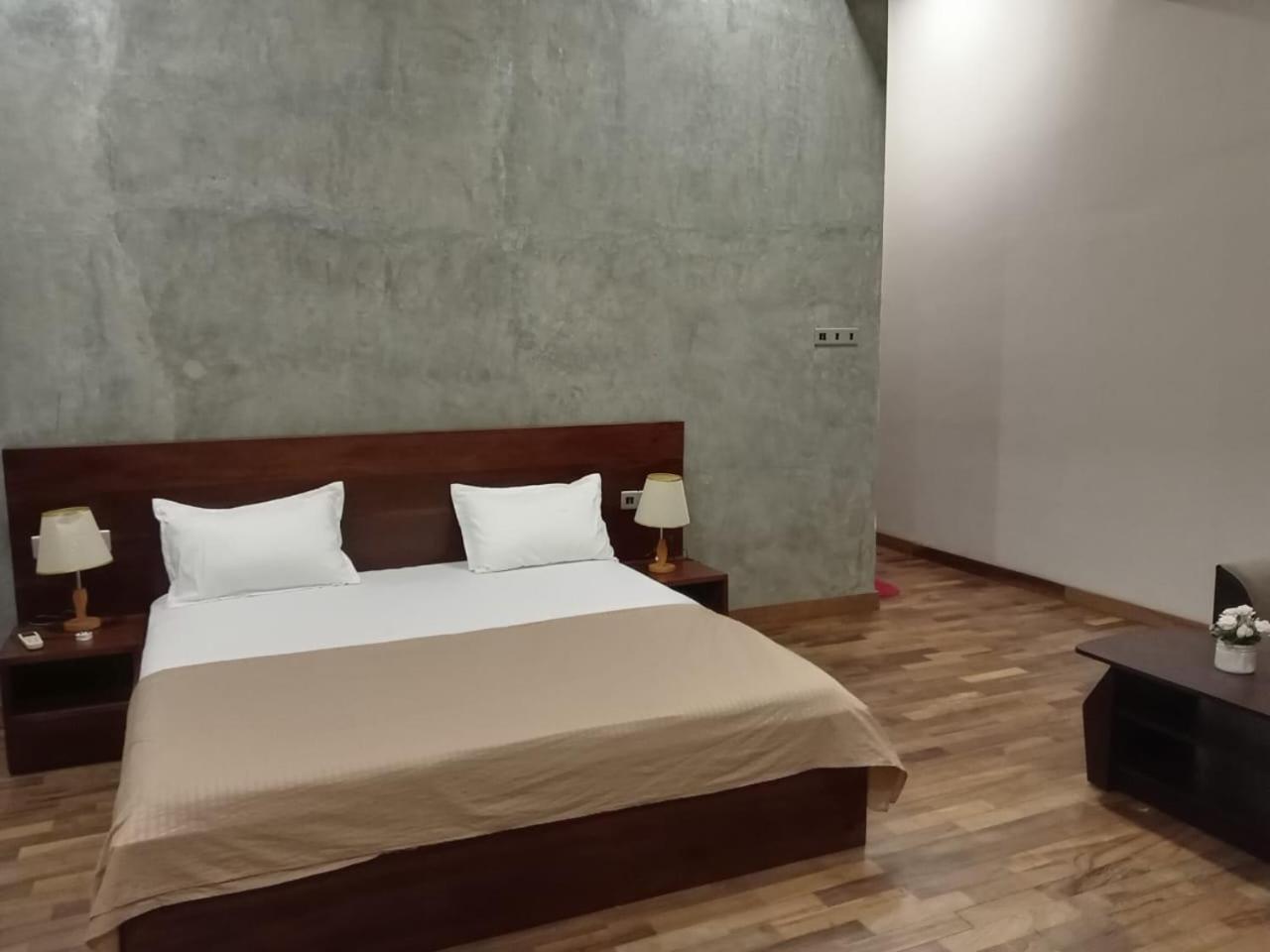 Thalangama Lakeview Lodge バタラムラ エクステリア 写真