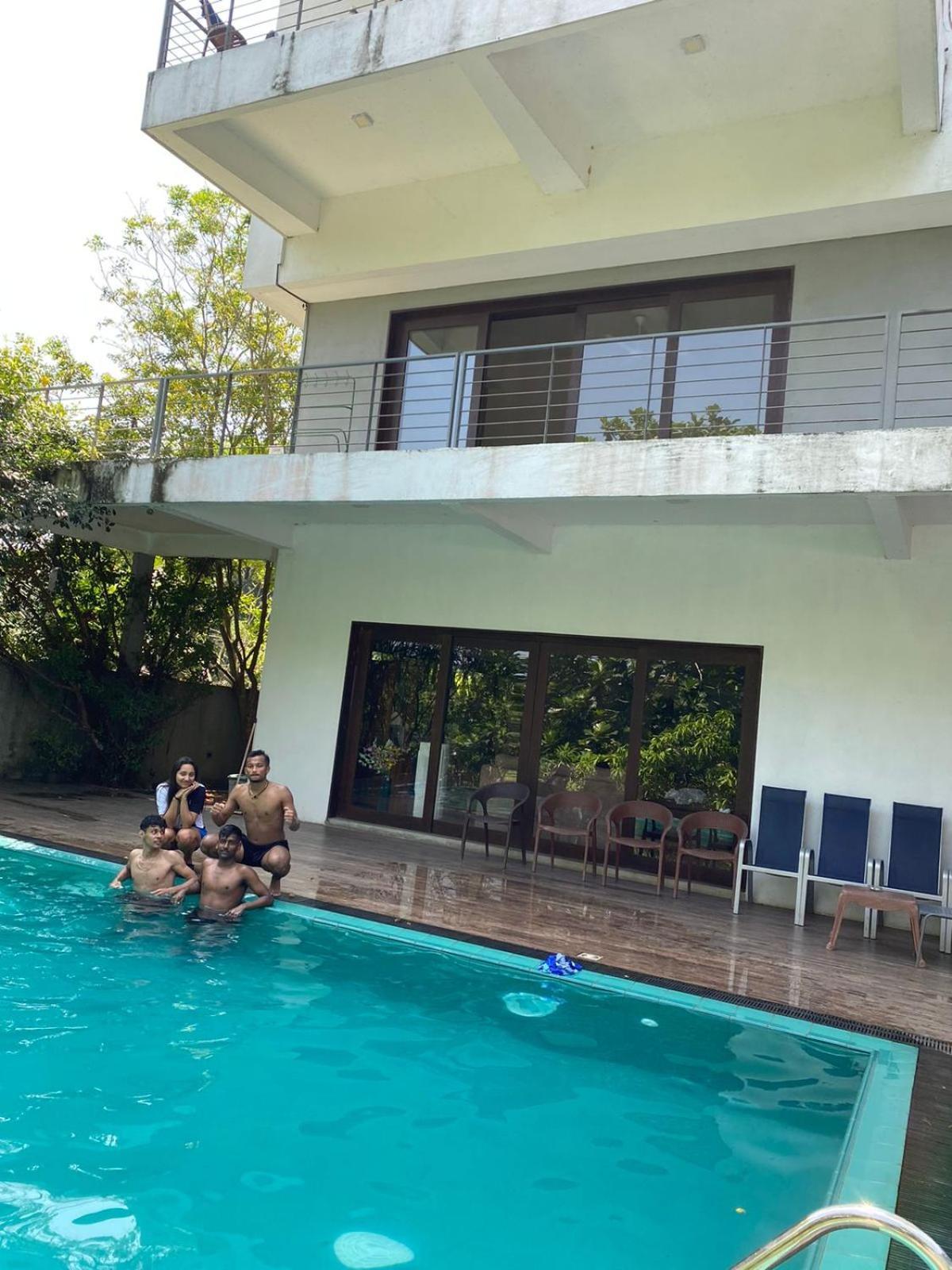 Thalangama Lakeview Lodge バタラムラ エクステリア 写真