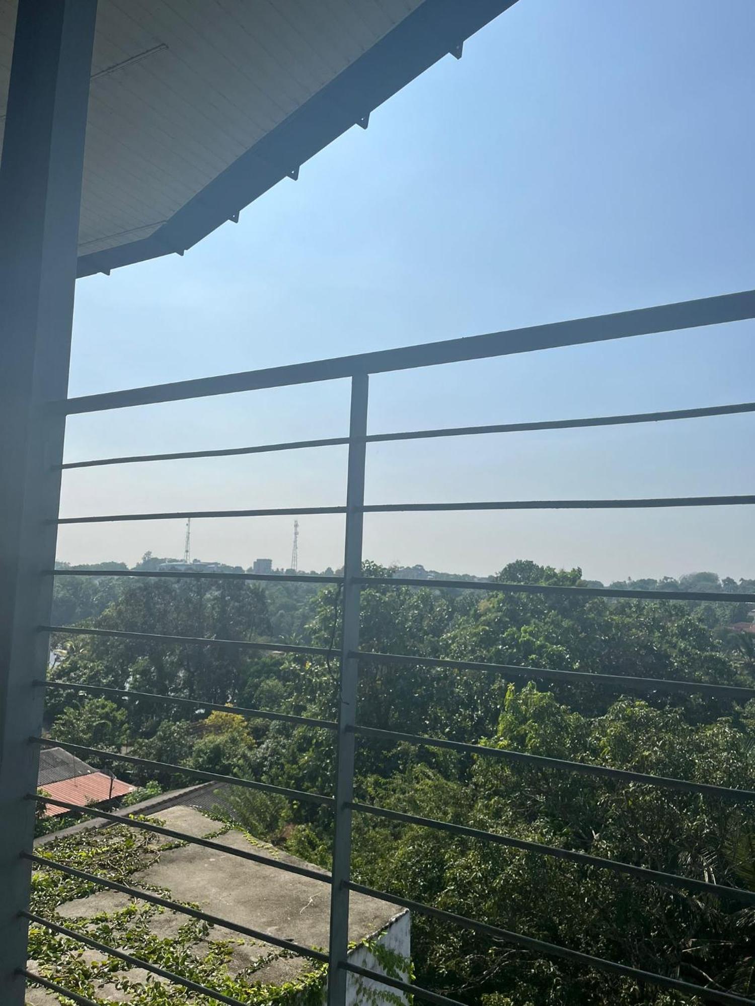 Thalangama Lakeview Lodge バタラムラ エクステリア 写真