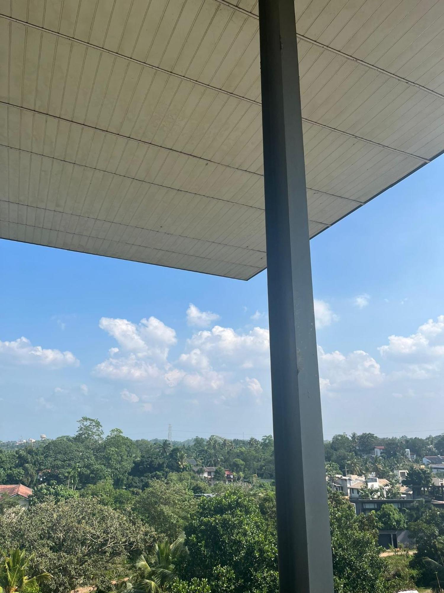Thalangama Lakeview Lodge バタラムラ エクステリア 写真