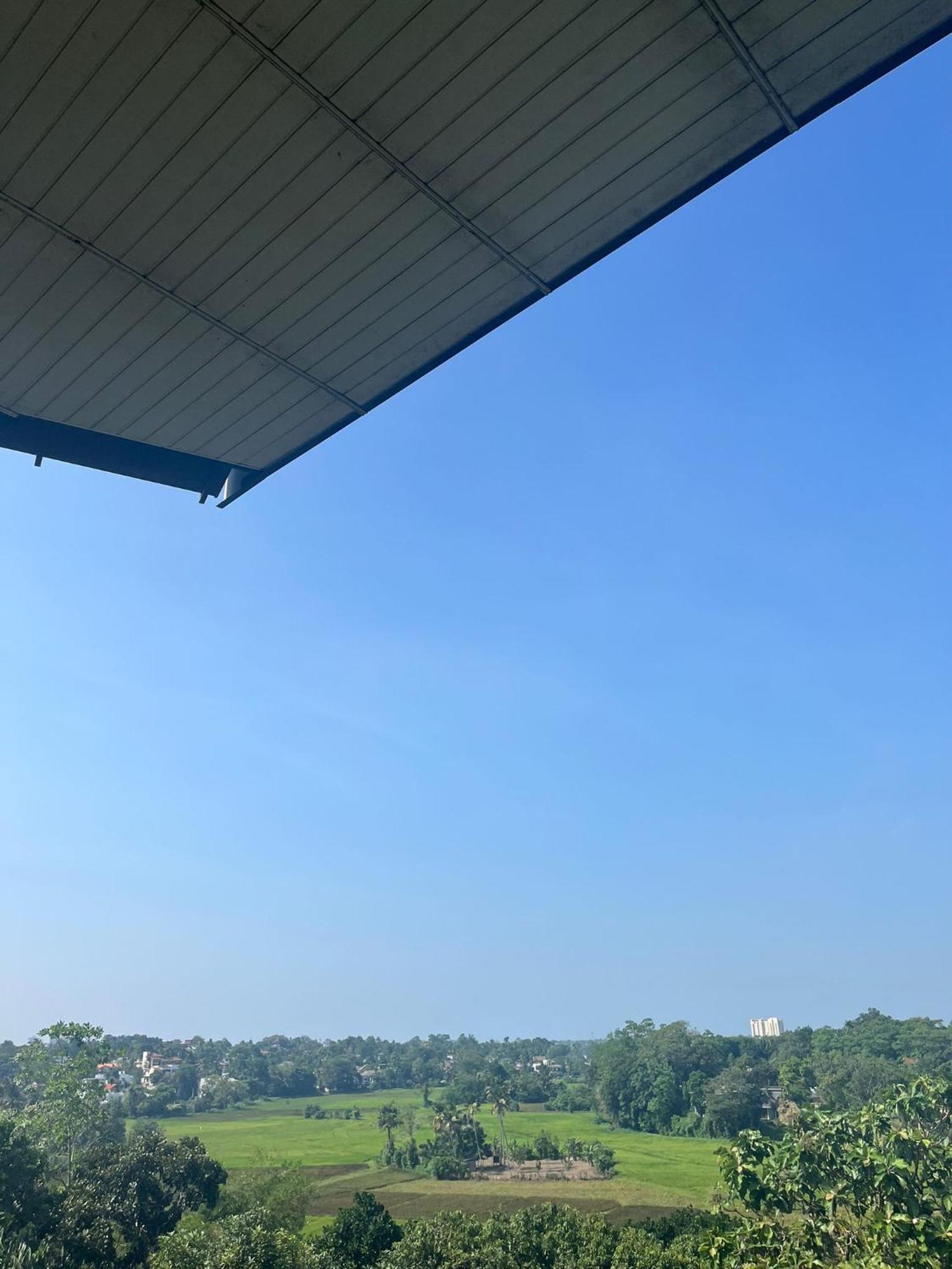Thalangama Lakeview Lodge バタラムラ エクステリア 写真