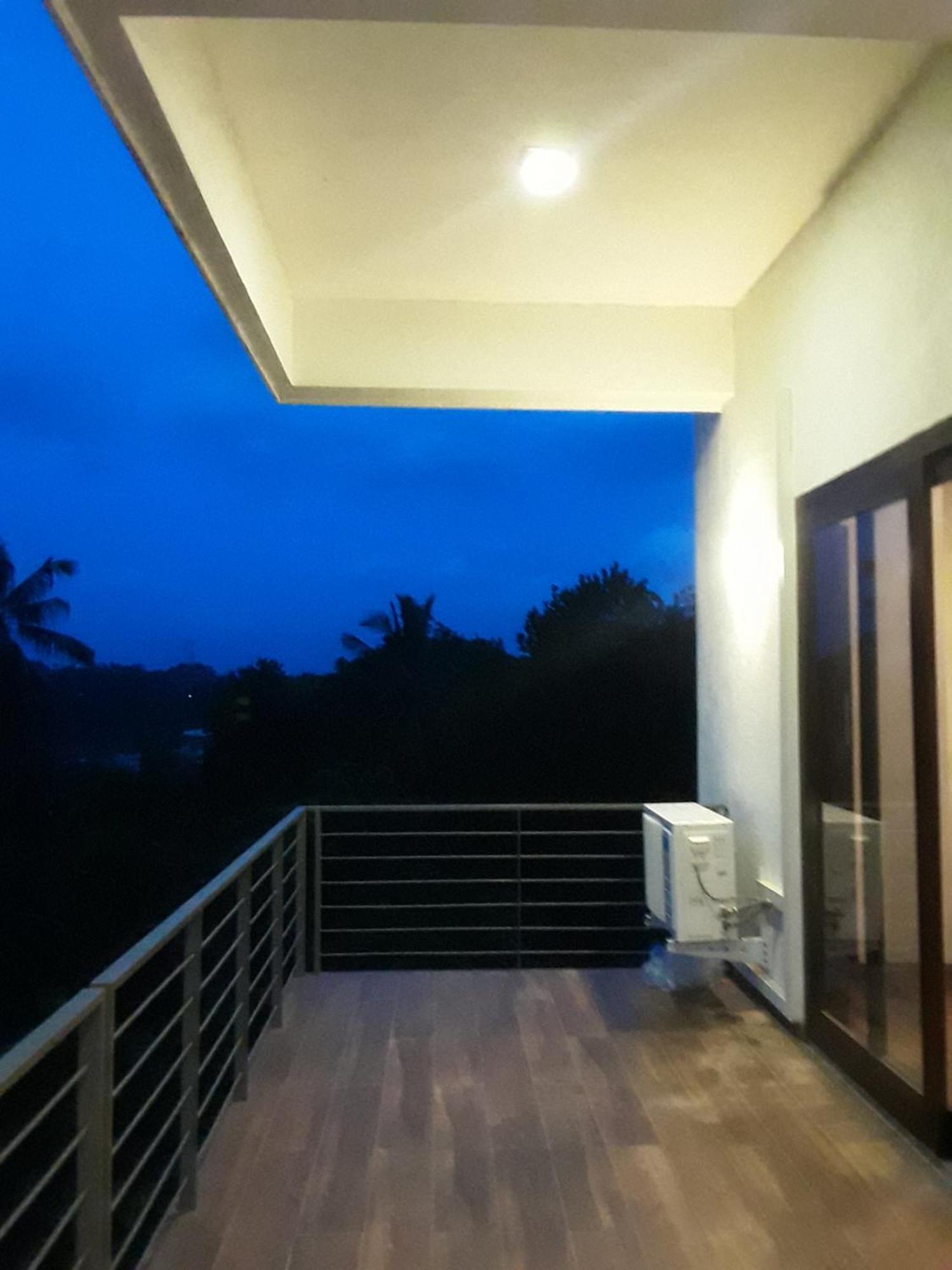 Thalangama Lakeview Lodge バタラムラ エクステリア 写真
