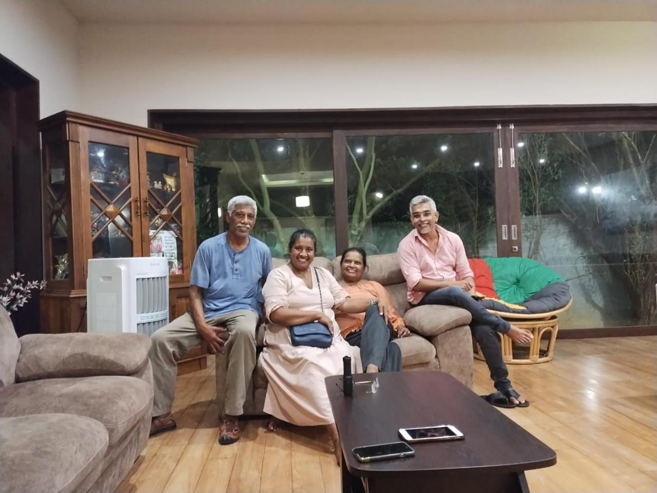 Thalangama Lakeview Lodge バタラムラ エクステリア 写真