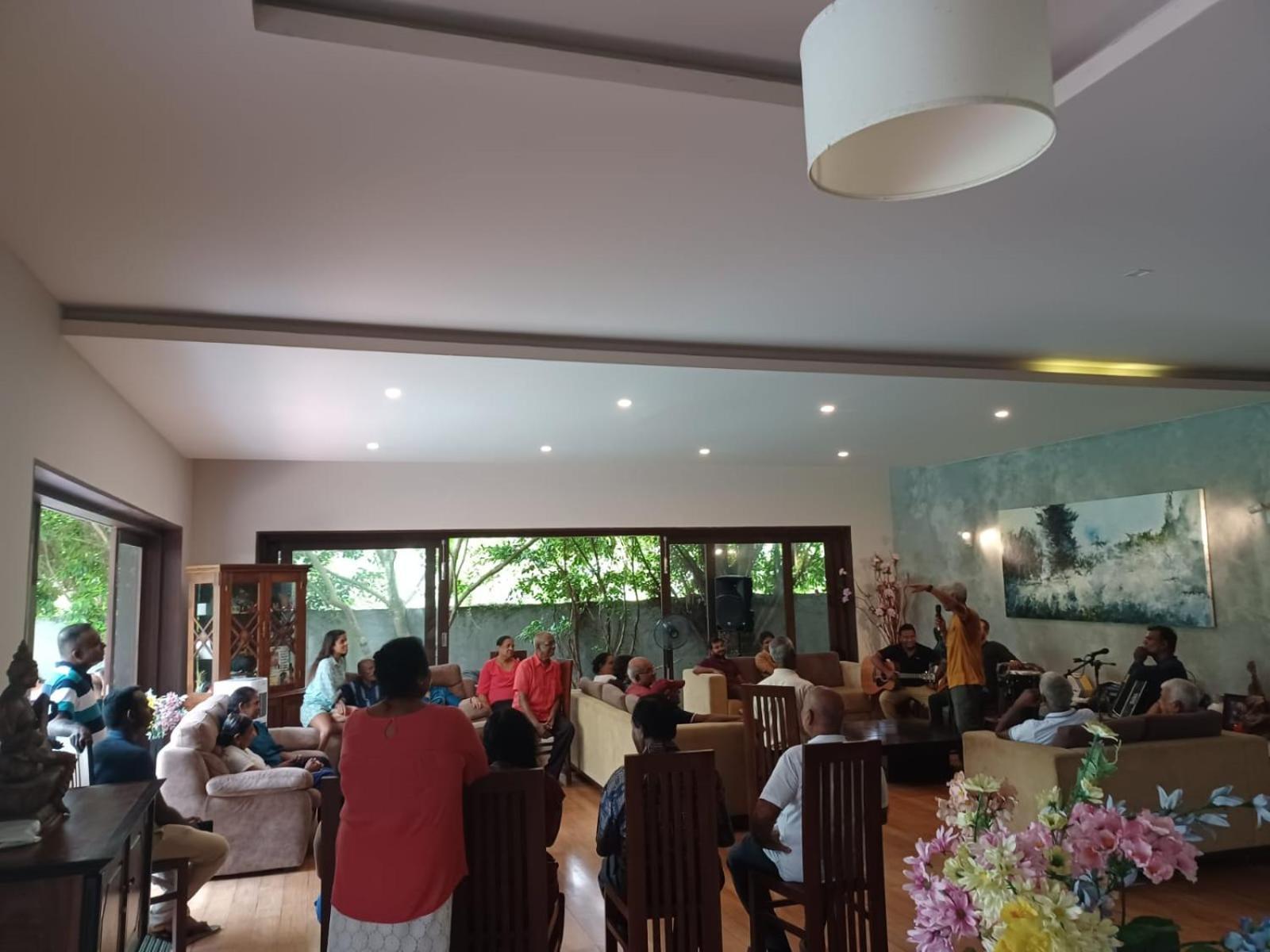 Thalangama Lakeview Lodge バタラムラ エクステリア 写真